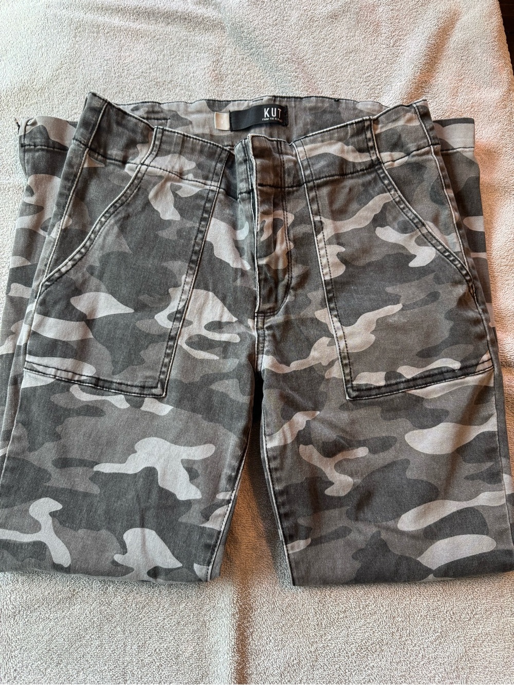 Kut from the Kloth Women’s Gray Camo Capris